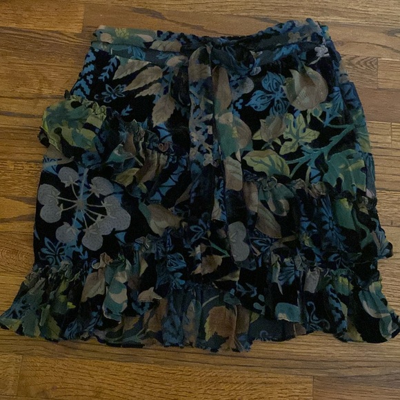 Chelsea & Violet velour floral reflects skirt size medium - Picture 3 of 9